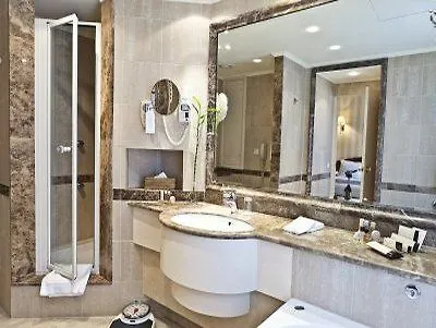 Progress Hotel Saint-Josse-ten-Noode 4*,